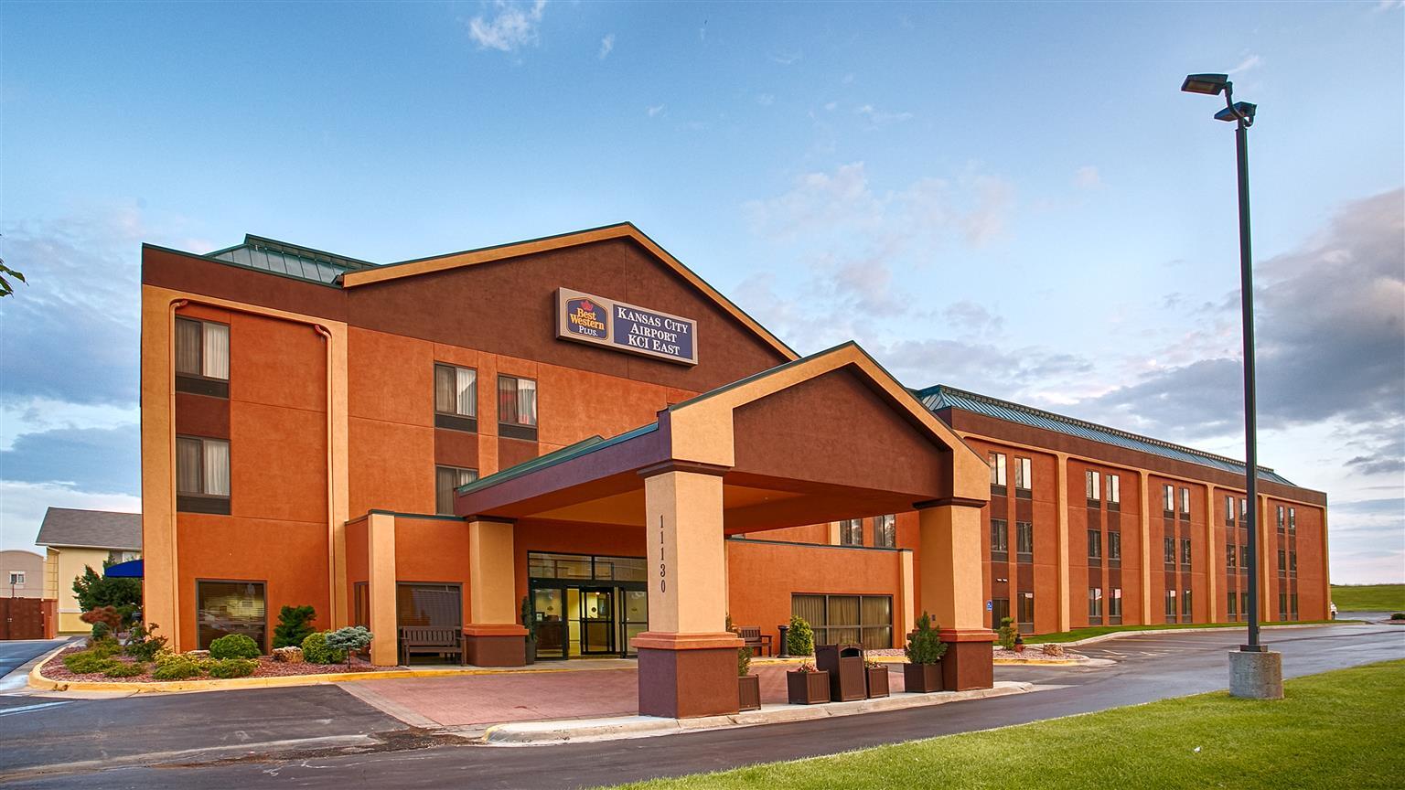 Best Western Plus Kansas City Airport - KCI East Exterior foto